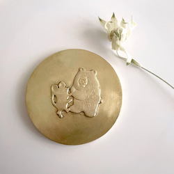 「クマとネズミ、ダンス」真鍮手鏡 2枚目の画像