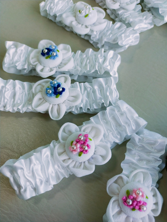 ぷっくり可愛い刺繍花✨アームバンド（一点物　敬老の日　おしゃれアイテム　上品　華やか　くるみボタン　アームカバー　袖） 10枚目の画像