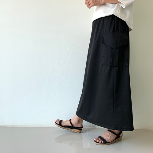 365日着回し自在。さりげない大人のかっこよさを感じつつ、上品に