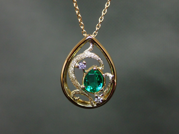 エメラルドの種》 完全手作り エメラルド ペアシェイプカット  