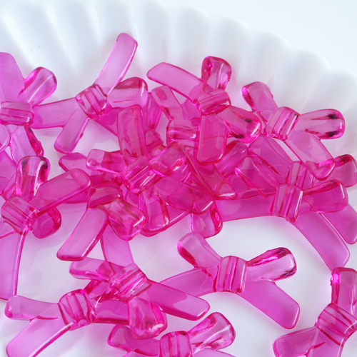 12個】25mm リボンのビーズ 透明フューシャピンク ビーズ bonbon 通販 