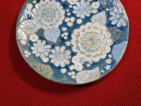 送料込み　蒼の花束２　小皿　オーブン陶土のお皿 4枚目の画像