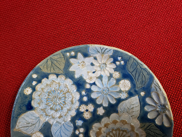 送料込み　蒼の花束２　小皿　オーブン陶土のお皿 2枚目の画像