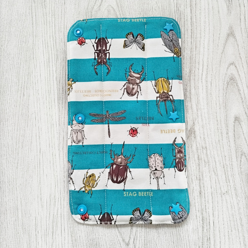 昆虫が大好きな子にぴったりな水筒肩ひもカバー リバーシブルで