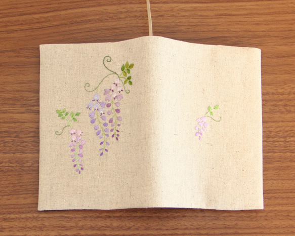 ブックカバー　手刺繍　藤の花　文庫本/新書判/四六判ソフト 3枚目の画像