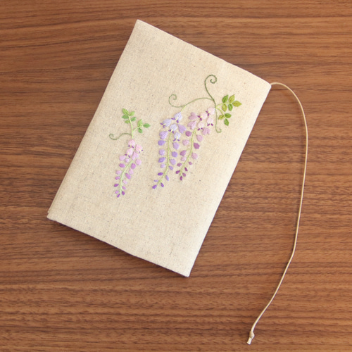文庫本ブックカバーハンドメイド刺繍 (ブックカバー 手刺繍 文庫本ブックカバーハンドメイド刺繍 (ブックカバー 手刺繍