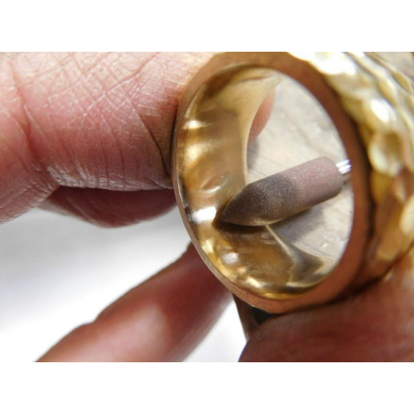純金 指輪 鍛造リング 手作り 平甲丸 槌目 槌目加工 幅11ミリ＆厚み3ミリ 光沢 8枚目の画像