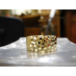 純金 指輪 鍛造リング 手作り 平甲丸 槌目 槌目加工 幅11ミリ＆厚み3ミリ 光沢 2枚目の画像
