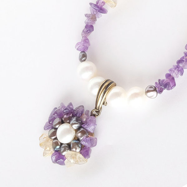 紅女　joncher　天然石フラワーペンダント（アメシスト　　ルチルクオーツ　淡水パール）ペンダントトップつけ外し自由！