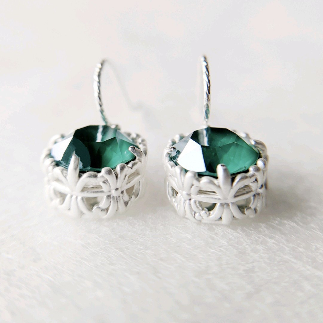 SV925 Bright Green  * Emerald * エメラルドピアス 5月誕生石 サージカルステンレス可