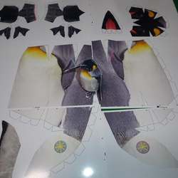 スーパーリアルペーパークラフト　おうさまペンギン　11ｃｍ　　A4写真1枚 16枚目の画像