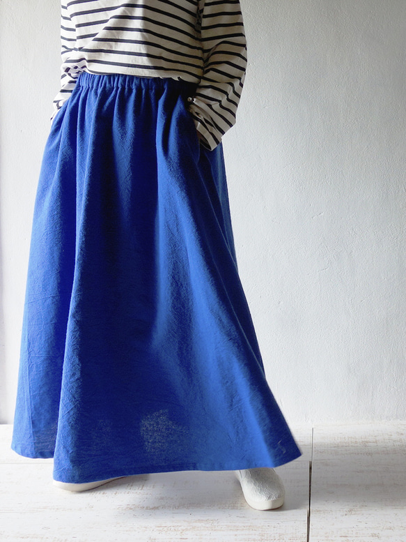 シルエットが綺麗【綿麻ギャザースカート】中厚　ブルー　ブロックチェック　マキシ丈 9枚目の画像