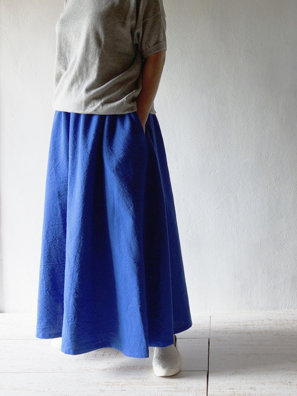 シルエットが綺麗【綿麻ギャザースカート】中厚　ブルー　ブロックチェック　マキシ丈 8枚目の画像