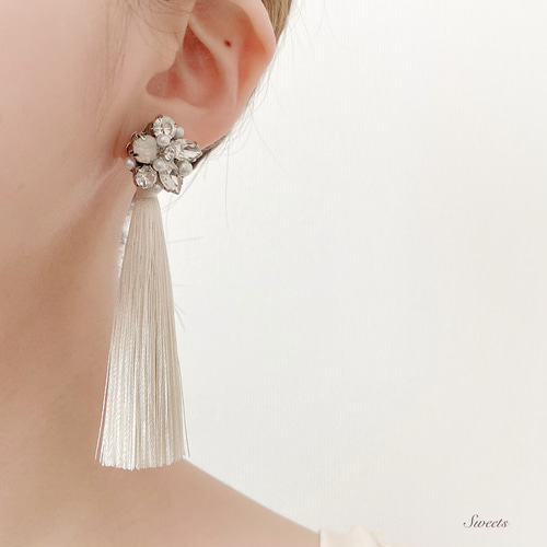 クリスタルビジューのタッセルピアス・イヤリング／ウェディング