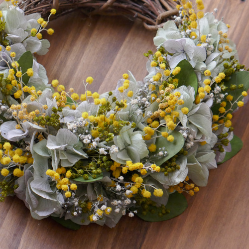 ミモザのリース』ドライフラワー ミモザ かすみ草 リース 春色リース  