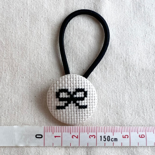 クロスステッチ刺繍くるみボタンヘアゴム(大)／リボン［選べる8色