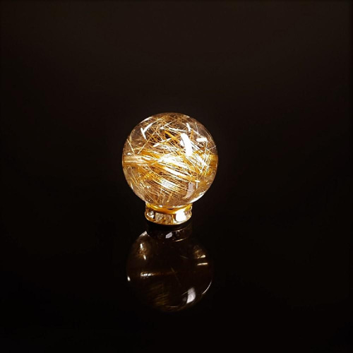 【透明感と金針のコラボが美しい！】ゴールド★ルチルクォーツ 綺麗な形で透明感ある金針＆太針が魅力」勾玉 ゴールド ルチル