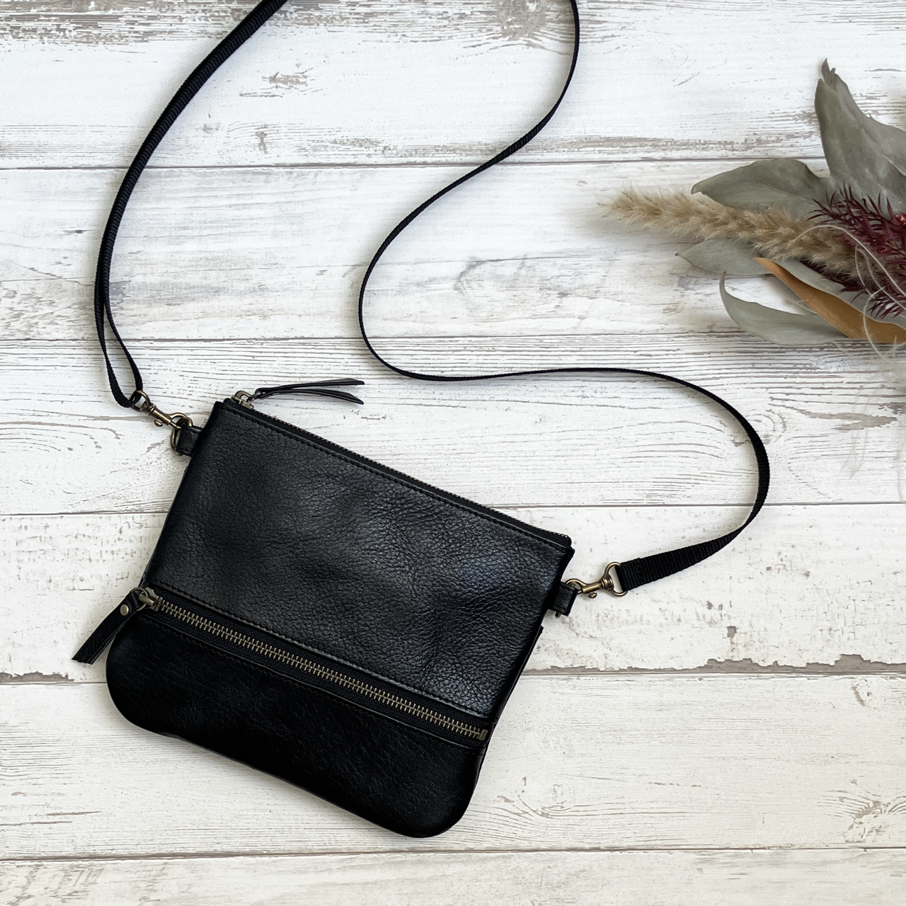 お札と小銭を自動仕分け★本革お財布バッグ（ブラック）