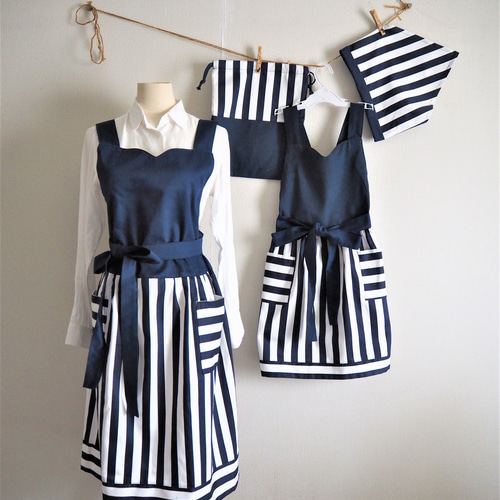 ☆親子エプロン☆好評 綿麻 紺色のボーダーでスッキリオシャレな親子