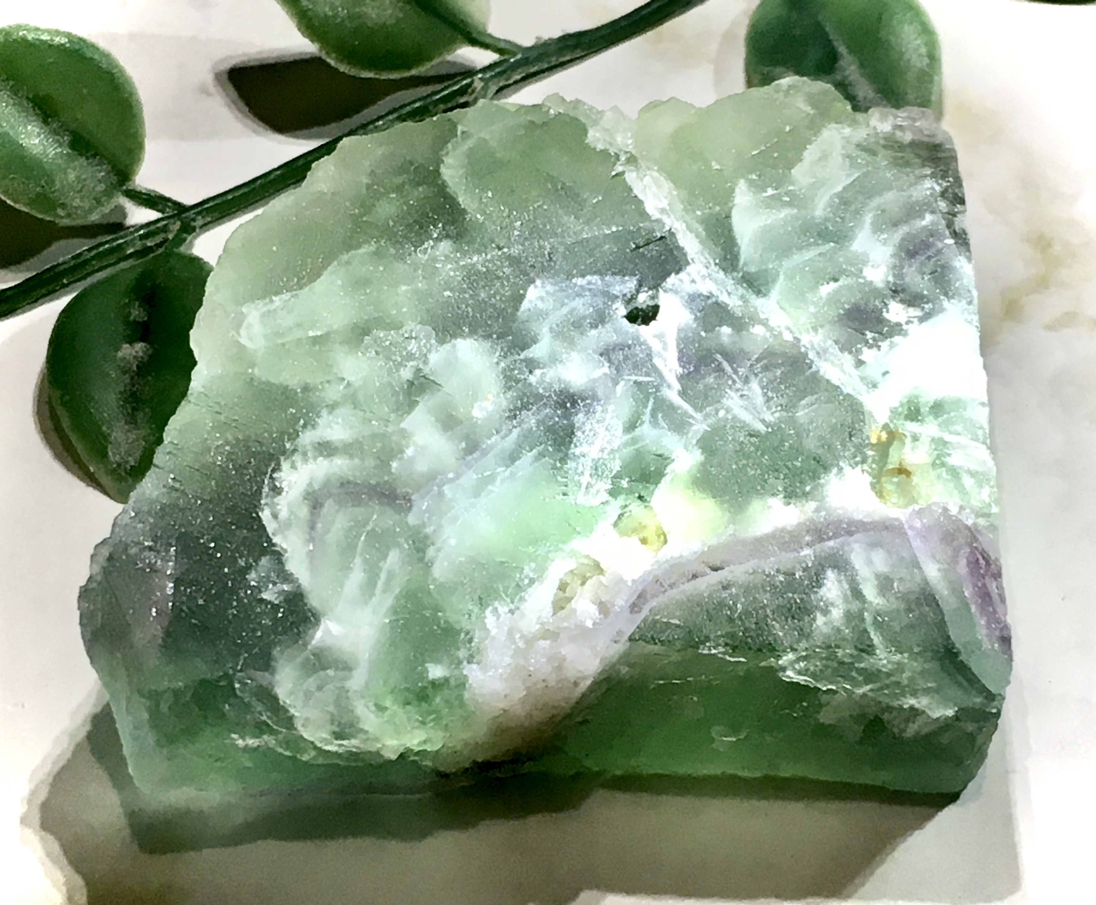 虹　エンジェルフェザー✿*　フローライト　マルチカラー　蛍石　ラフストーン　原石