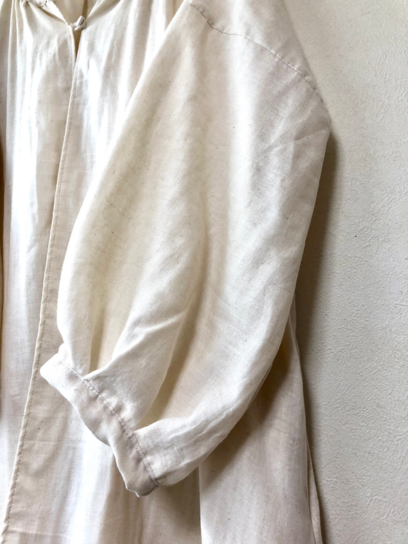 新作❤️バルーンスリーブ袖と胸元お包みボタン背中のシャーリングが可愛いWガーゼロングカーディガン♡生成❤️ 6枚目の画像