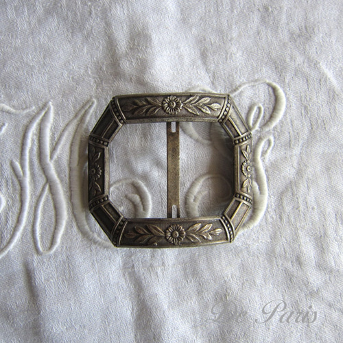 フランスヴィンテージ＊ベルトバックル 花 デッドストック その他素材  