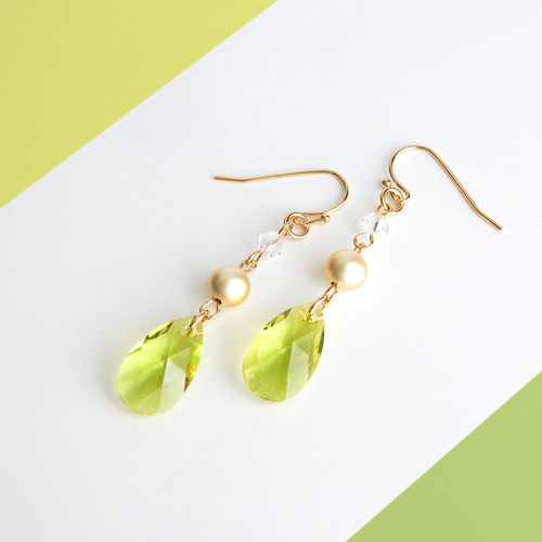 シトラスグリーン｜しずく 高品質クリスタル ロングピアス(イヤリング 