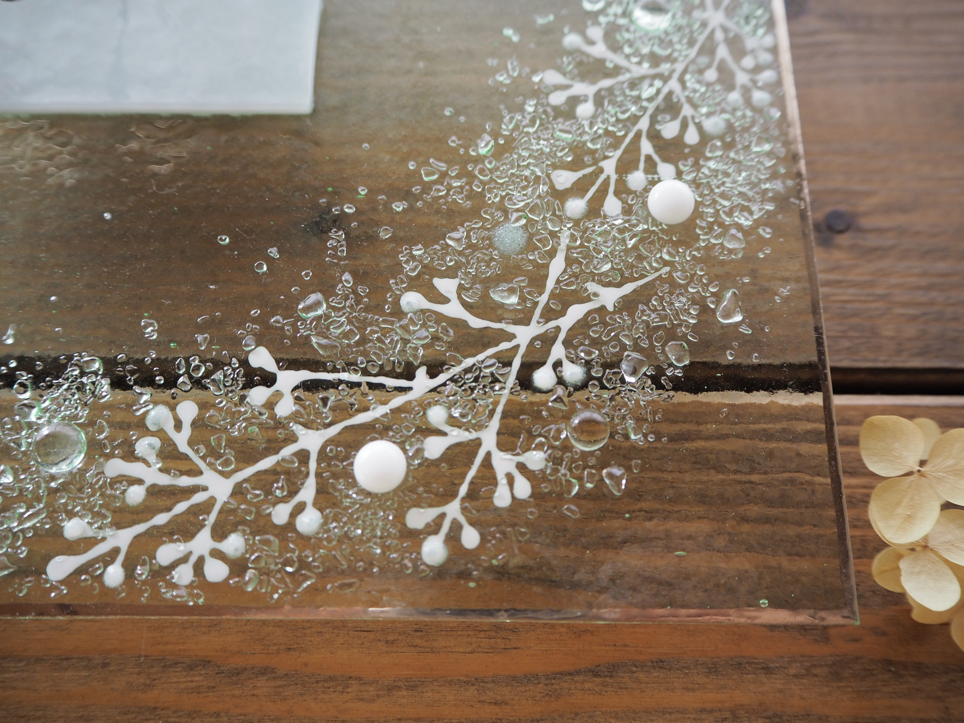 銀彩の縁取り【即納】かすみ草の壁掛け時計（L）電波時計に変更可