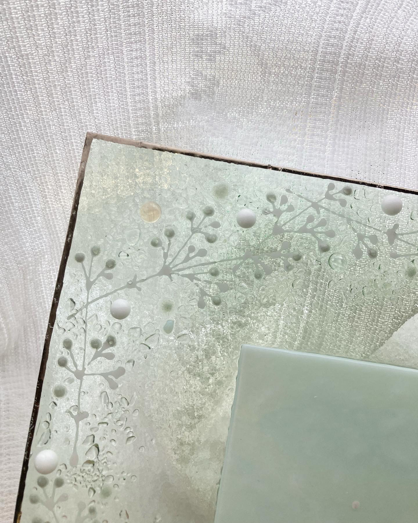 銀彩の縁取り【即納】かすみ草の壁掛け時計（L）電波時計に変更可