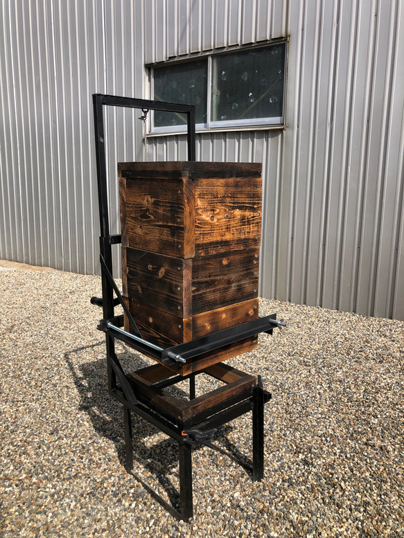 日本蜜蜂　持ち上げ機対応型　重箱用巣箱台 30cm用 7枚目の画像