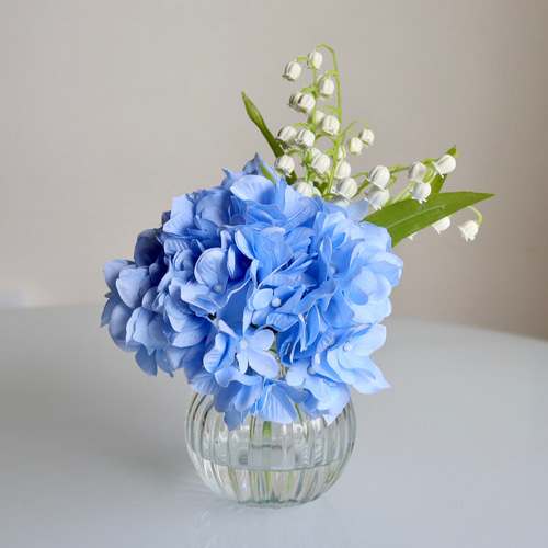 ずっと咲いてる》水色の紫陽花とすずらん（無料ギフトラッピング