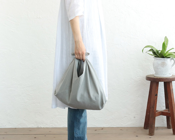 alin&#39;s bag M 50cm 籃子包，帶扣板亞麻包（淺灰色）。 第1張的照片