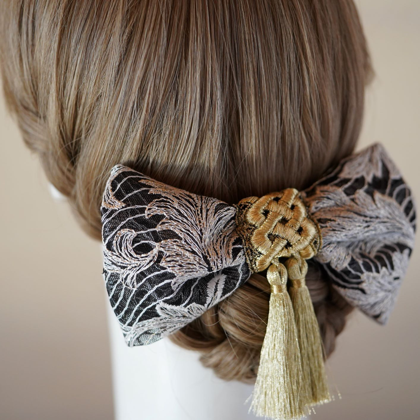 【＊イタリアレースリボン/ 髪飾り＊】  ー成人式髪飾り ＊ 結婚式髪飾り＊卒業式髪飾りー