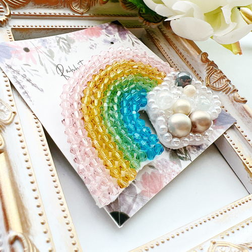 ビーズ刺繍ブローチ【虹】 ブローチ Rabbit 通販 13855903｜Creema
