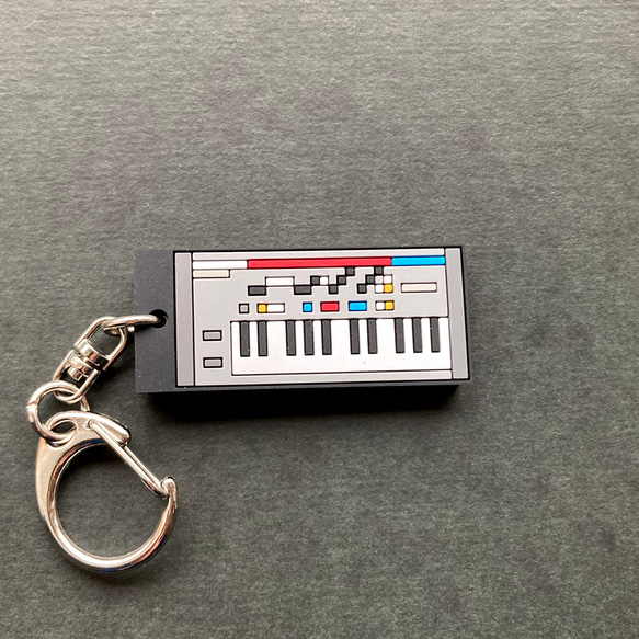 [鑰匙扣] Synth Rubber Keychain / 03: ANALOG SYNTHESIZER 第2張的照片