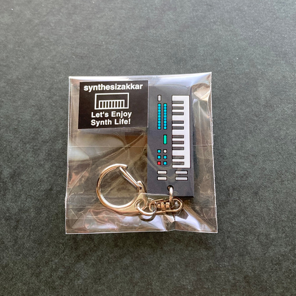 [鑰匙扣] Synth Rubber Keychain / 01: FM SYNTHESIZER 第6張的照片