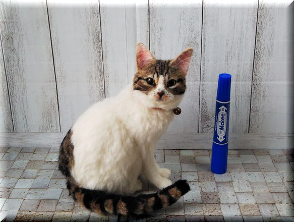 羊毛フェルト　猫　キジシロ猫さん　キジ白　　ねこ　ネコ　猫フィギュア 1枚目の画像