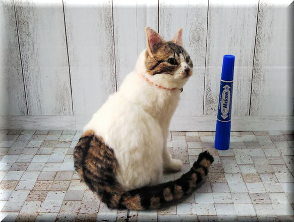 羊毛フェルト　猫　キジシロ猫さん　キジ白　　ねこ　ネコ　猫フィギュア 5枚目の画像