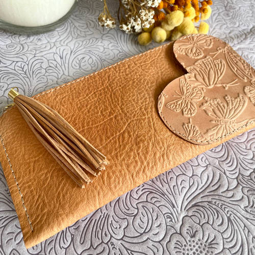 レザークラフト長財布　蝶 蝶の刺繍 レザー長財布