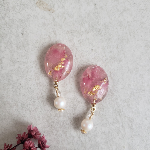 ピンクスターチスのピアス・イヤリング レジンアクセサリー ピアス 