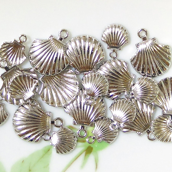 貝殻 シェル チャーム シルバー 大小 20個セット B-17-2 チャーム  