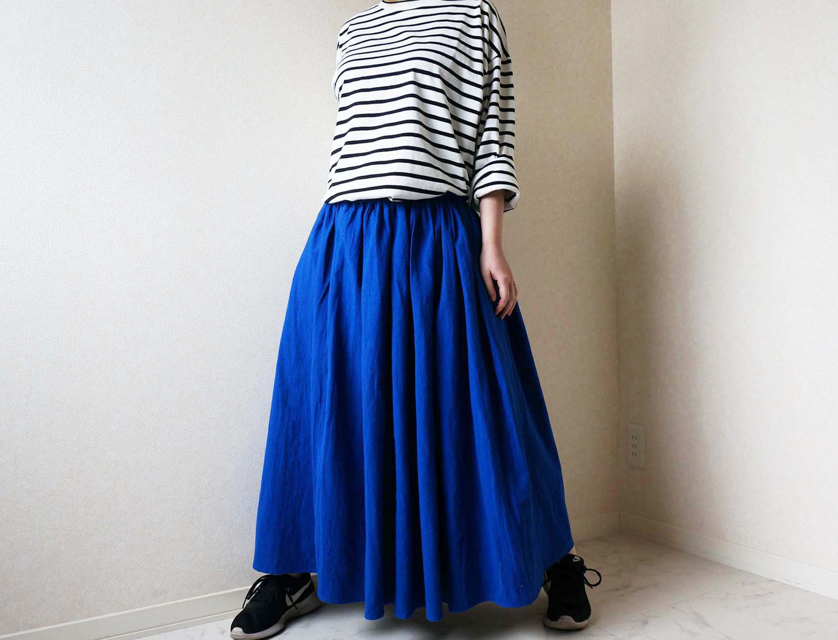 ロイヤルブルータックギャザーロングスカート