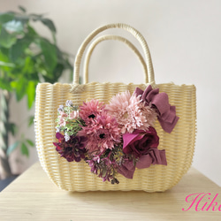 華やかお花のフラワーカゴバッグ〜クリームカラー（Mサイズ