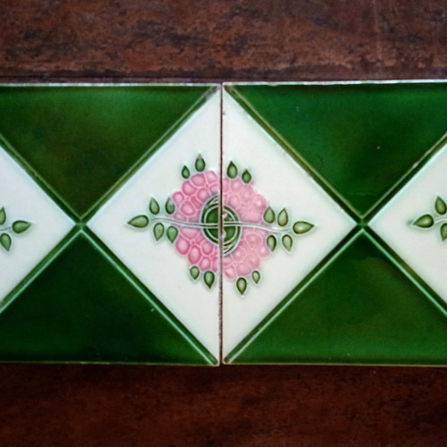 里帰り便・2枚組・淡路島ダントー社マジョリカタイル・100年前に海を