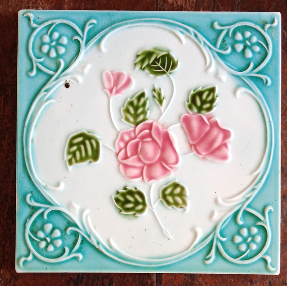 里帰り便・淡路島ダントー社のマジョリカタイル・100年前に海を渡った