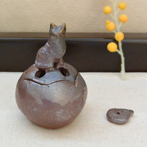 ネコの香炉 お香立て 茶色ねこ 猫 ワイルド 手作り陶芸 陶器