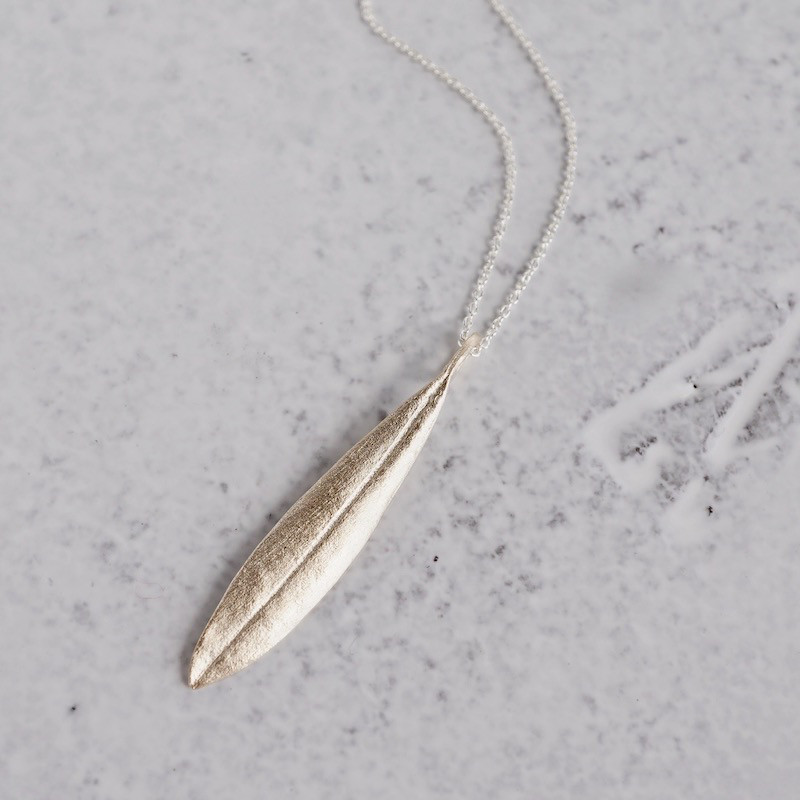 Olive leaf necklace [P072K10YG]