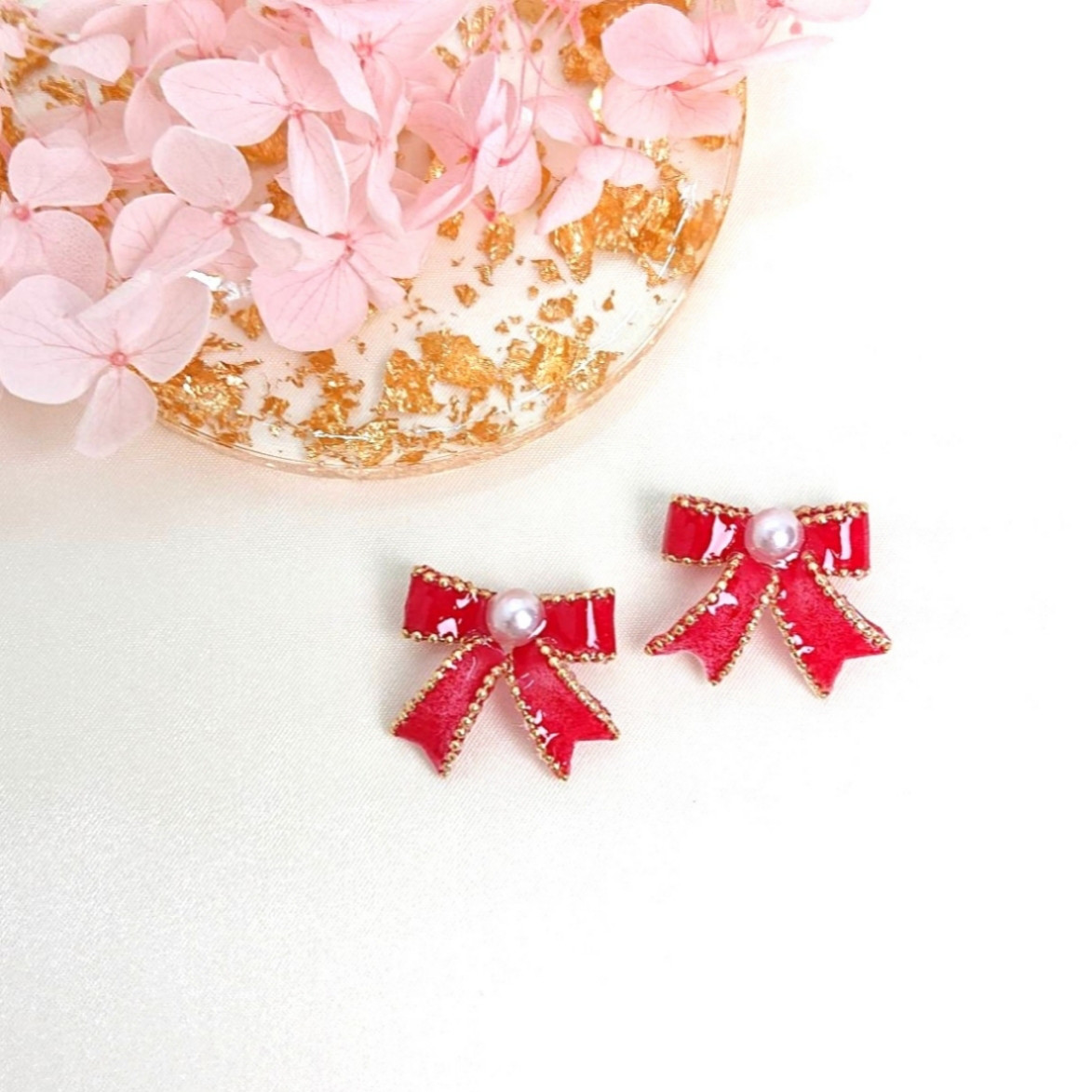 再販まつり✨嬉しい オマケ 付き✨艶 リボンピアス リボンイヤリング 赤 上品 キレイめ 透明感 ナチュラル ギフト