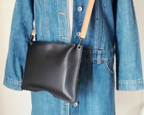 ロラライハリス♡ブラックWデニム♡刺繍のサコッシュ♡ポシェット♡ ロラライハリス♡ブラックWデニム♡刺繍のサコッシュ