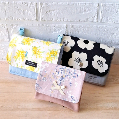 ✳︎ハンドメイド✳︎ポーチ付きティッシュケース　花柄　ブルー 花柄のティッシュケース♪】ブルー ＊ 裏付き ＊ ポケット